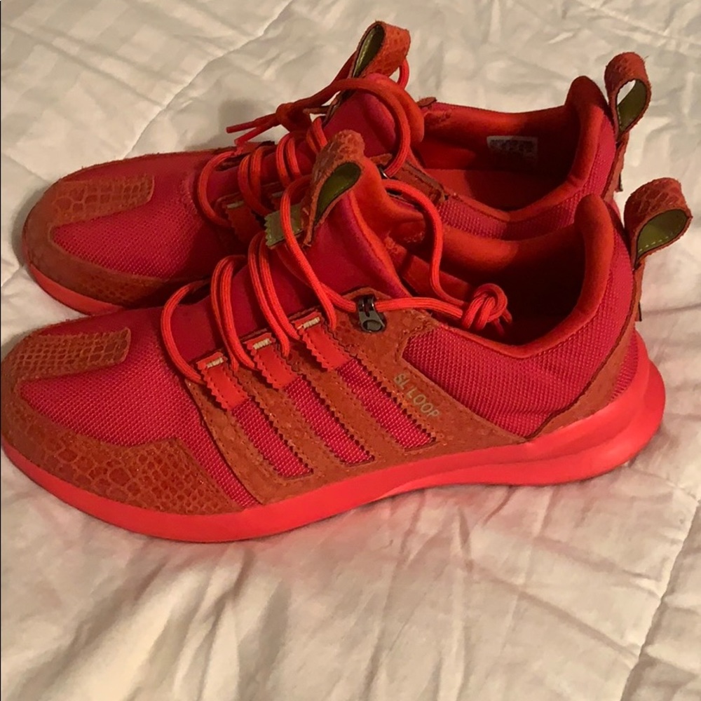 Adidas SL Loop
